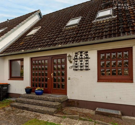 Familienfreundliches, gut geschnittenes Haus in Boostedt – Haustüre