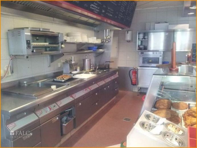 IMBISS + RESTAURANT mit Außenterrasse im Herzen von Beelen – Imbiss Verkaufsraum