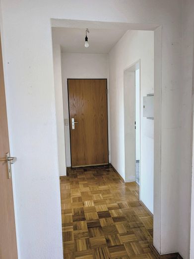 Provisionsfreie attraktive 3,5-Zimmer-Eigentumswohnung mit Garage in ruhiger Lage – Diele