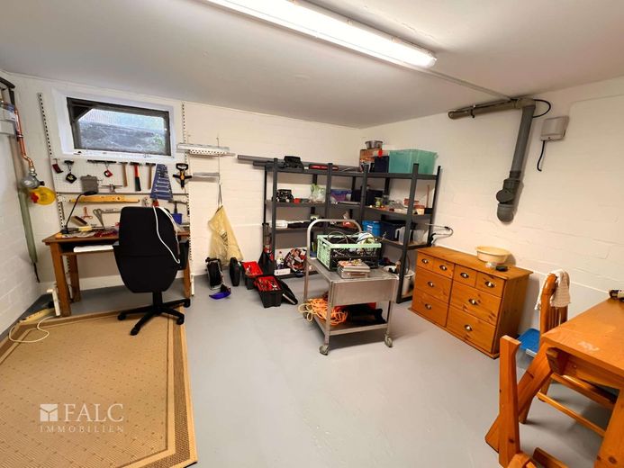***Großzügiges Einfamilienhaus mit viel Platz und Gartenidylle in ruhiger Lage*** – Werkstatt