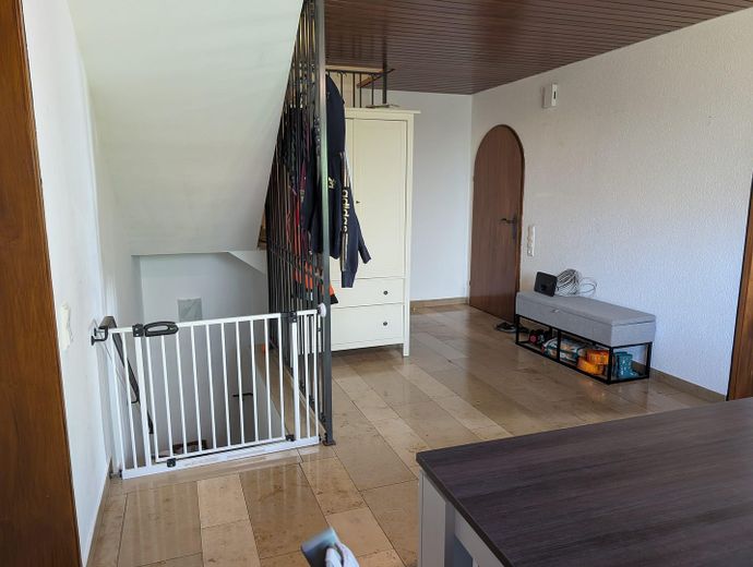 Gepflegte 6 Zimmer 152 qm DDH mit Garage und Garten in 91088 Bubenreuth – Flur-, Essbereich