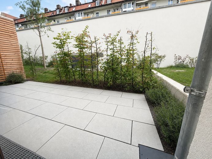 Nürnberg-Seeleinsbühl’de, Gostenhof sınırının hemen yanında teraslı modern 2 odalı daire – Terrasse