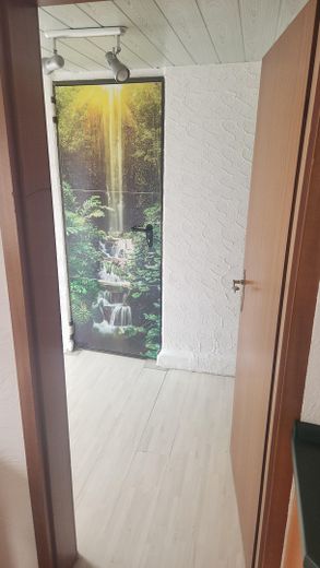 3 Zimmer Wohnung im OG mit Balkon – Abstellkammer/Waschmaschine