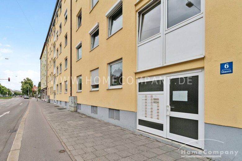Modern möbliertes 1-Zimmer-Apartment mit Balkon – 32daee3311a813baeb169688f94b0e3963f41b39.jpg