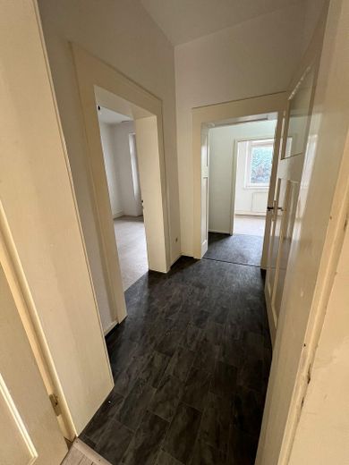 Von Privat: 3-Familienhaus im Zentrum von Ratingen – OG Flur