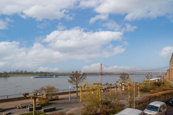 Wohnen am Rhein: Balkon, Ausblick und Raum für Ihre eigenen Ideen