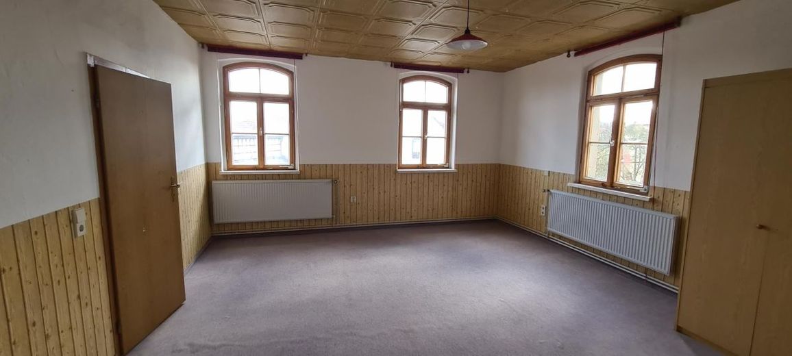 Schönes Mehrfamilienhaus-Sanierungsobjekt mit Garten, Brunnen, Stellplätzen – 20220221_114754
