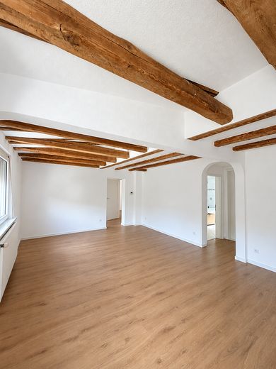 Wolne od zaraz mieszkanie 3,5-pokojowe z kuchnią, łazienką i tarasem w Frauenstein – bez prowizji, bezpośrednio od właściciela – Wohn-/Küchenbereich