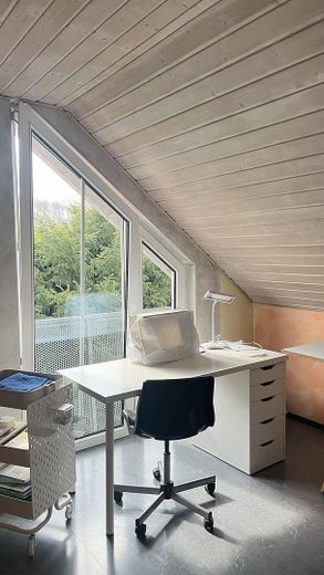 Einfamilienwohnhaus mit Doppelgarage und großem Garten - Privatverkauf – Zimmer 1