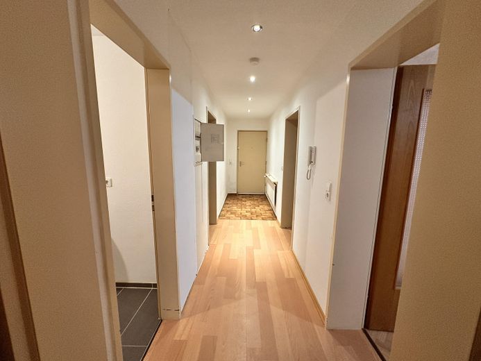 Großzügiges Einfamilienhaus mit Einliegerwohnung auf weitläufigem Eckgrundstück – Foto 32