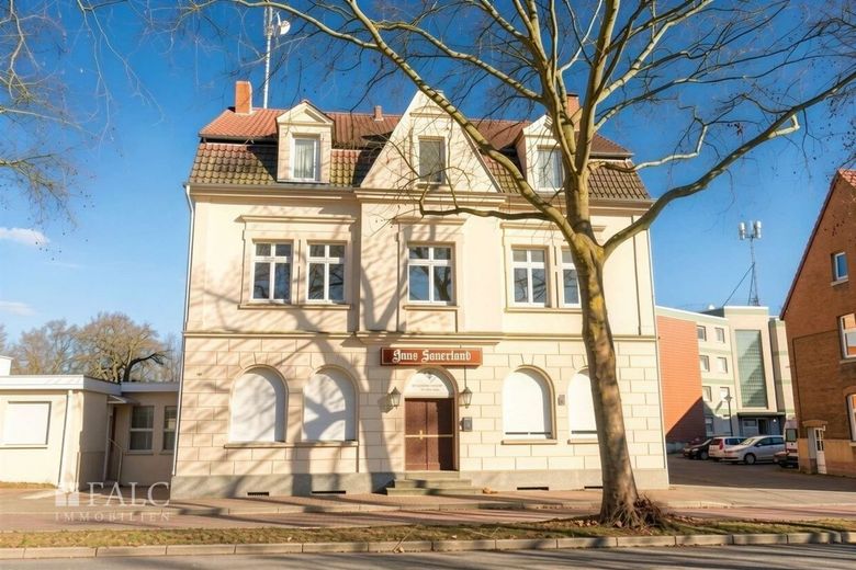 Mehrfamilienhaus mit Potenzial - attraktive Kapitalanlage auf 5.088 m² – Außenansicht vorne