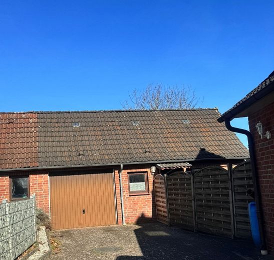 Charmante maison individuelle à Reinfeld – grand terrain, très bien isolée et immédiatement habitable ! – Foto 2