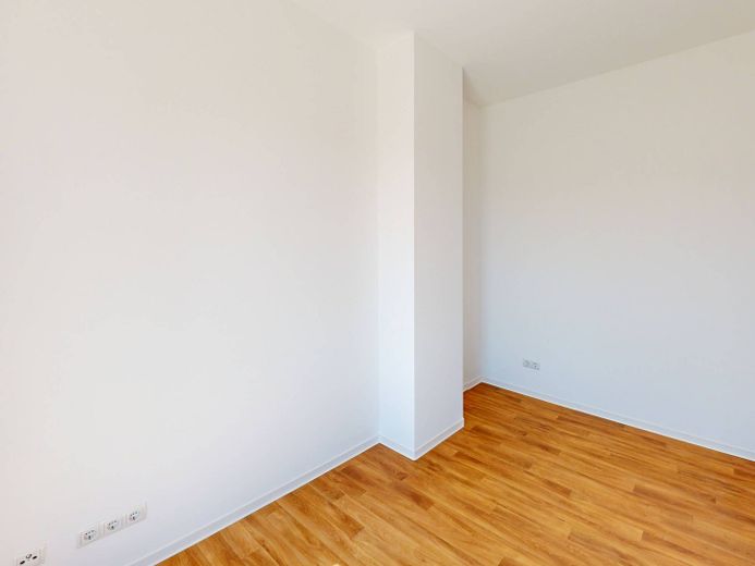 Berlin'de modern yaşam: Ferdinand's Garden'da ankastre mutfaklı ve BALKONLU geniş 2 odalı daire – Ansicht II: Schlafzimmer