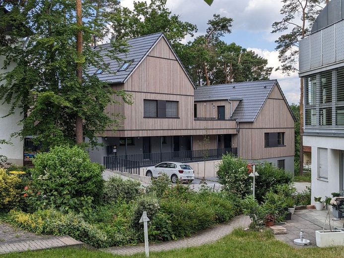 5-room apartment in an eco-friendly timber house – Wohnanlage