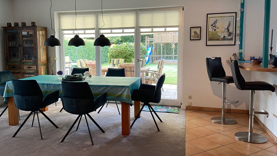 Von Privat: Energetisch modernisiertes Einfamilienhaus mit Einliegerwohnung / Mehrgenerationenhaus – EG Essen