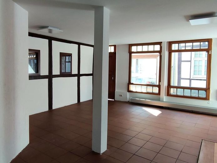 Historisches Ladenlokal am Tuchmacherplatz - Laden oder Büro – Verkaufsraum Fensterfront