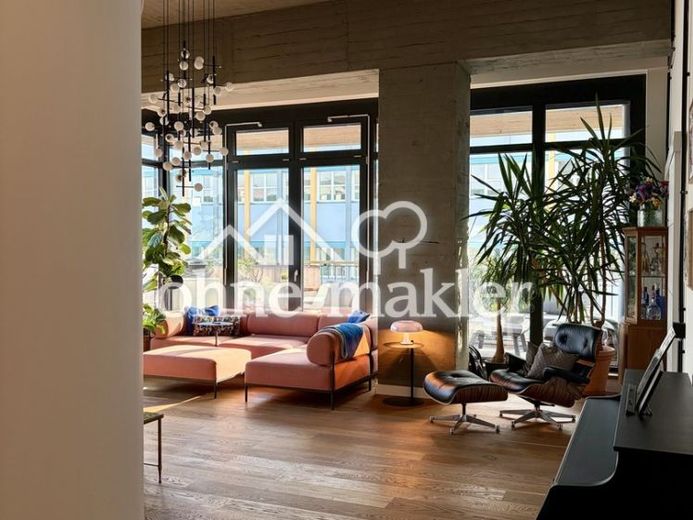 Viel Platz für den Alltag in dieser modernisierten 4-Zimmer-Loftwohnung in Lichtenberg – Foto 1