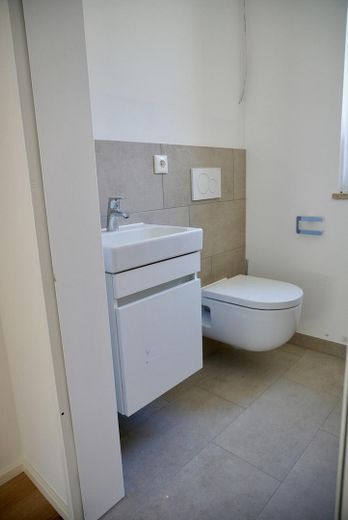 3-Zimmer Terrassenwohnung auf dem Gütlbauerhof – Gäste-WC