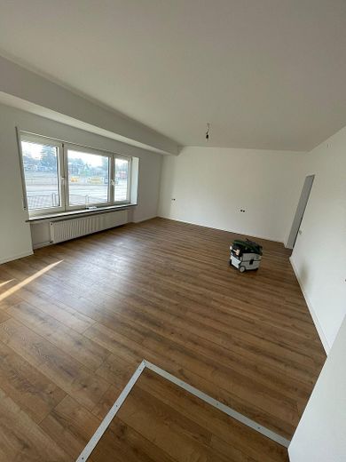 4-комнатная квартира на первом этаже с садом – Wohnzimmer 1 / großes Zimmer
