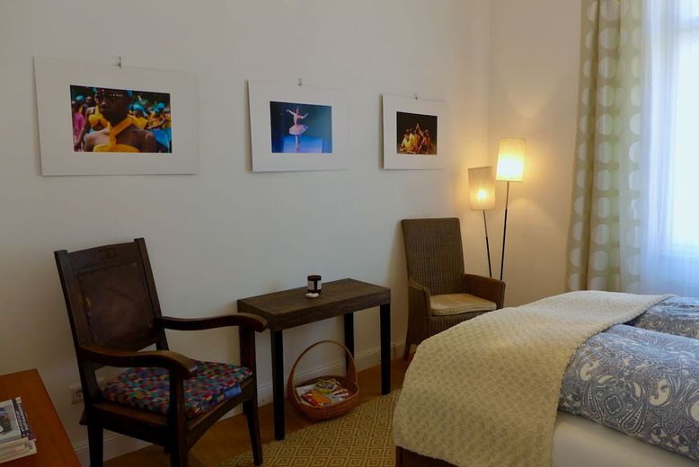Sanierte bezugsfertige Villa mit Weitblick für Eigennutzung und/oder Kapitalanlage – Schlafzimmer im OG