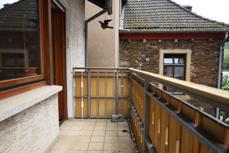 139 qm | 7 Zimmer | 2 Balkone | Reihenendhaus für 125.000 € – 2. OG Balkon Foto 1