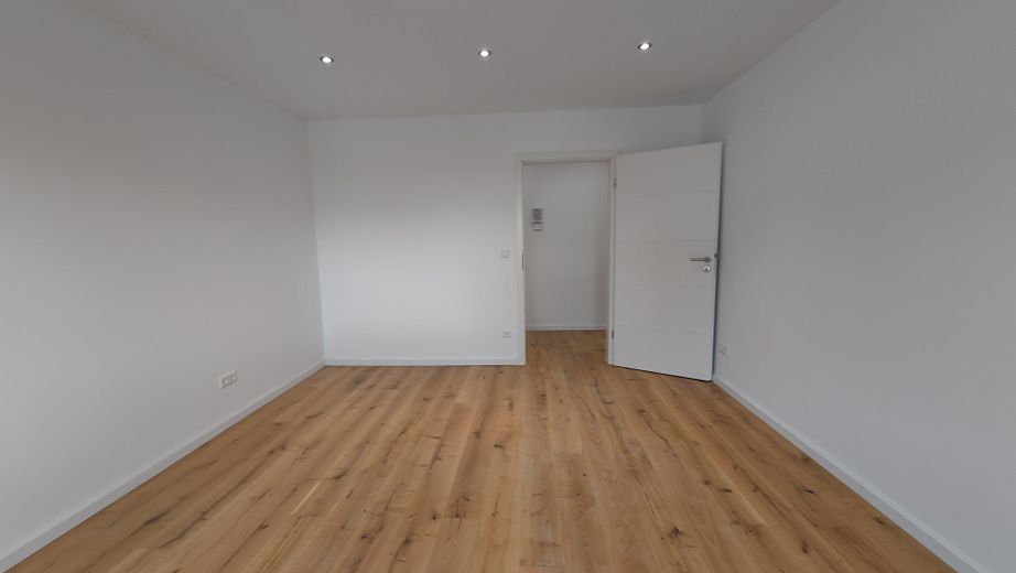 ++TOP komplett neu renovierte 2 ZKB++neue Einbauküche++Balkon++Parkett – Foto 16