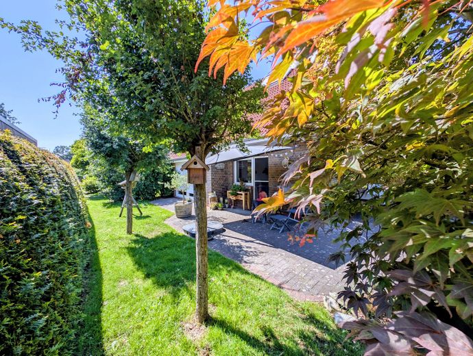 Provisionsfrei: Großzügiges Einfamilienhaus mit Südterrasse und Garten in Jaderberg – Garten