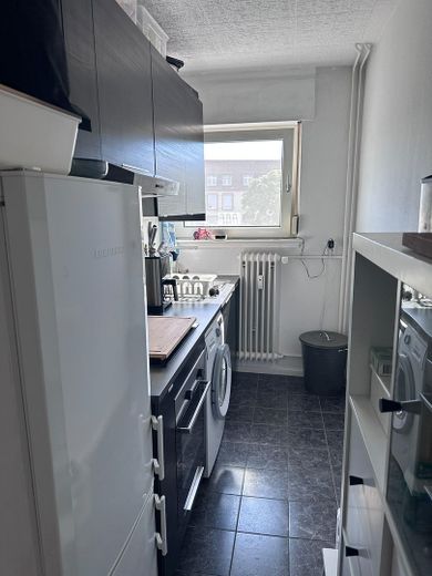 Helle 2ZKB Wohnung in zentraler Lage zu vermieten – Küche