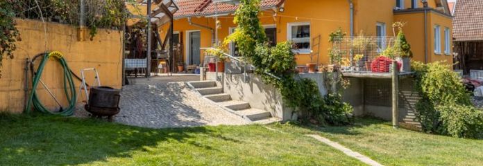 Ein ansprechendes Haus mit viel Grund!