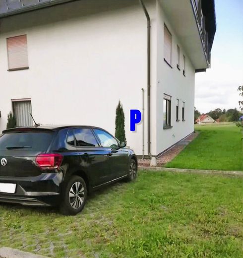 Appartement entièrement équipé, terrasse, jardin, place de stationnement – Parkplatz
