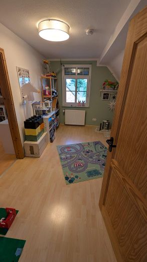 Acogedora vivienda antigua con mucho espacio para la familia y un gran jardín – 2. OG- Kinderzimmer 2