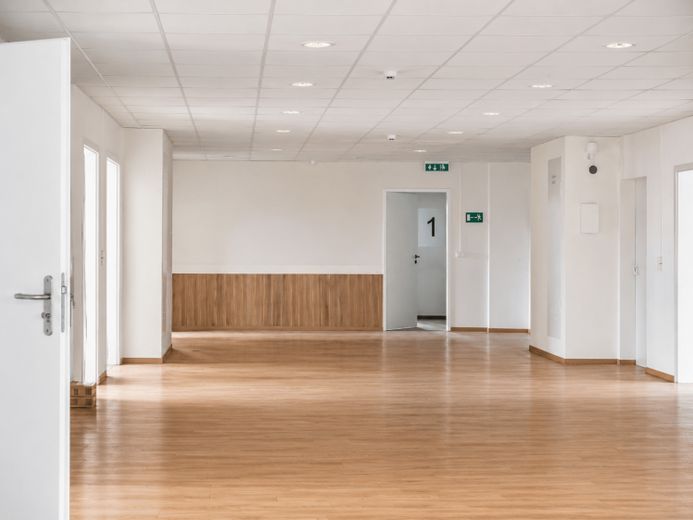 Renovierung nach Wunsch: Ihre neue Praxis mit 384m² im modernen Ärztehaus! – फोटो 1