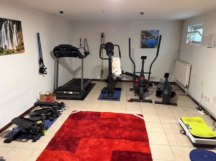 Ihr Rückzugsort. Ihr Kraftplatz. Ihr Zuhause. – Fitnessraum