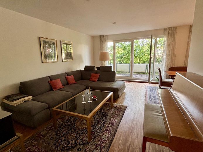 Tolle Wohnung mit großem Balkon in Kaiserswerth – Wohnzimmer