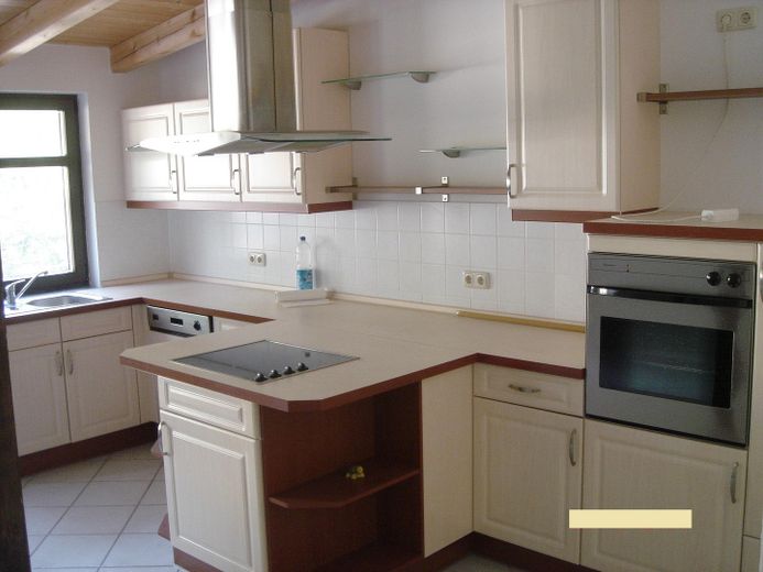 Exklusiv DG-Penthouse JAGDSCHLOSS 20km von L-Bhf 210m², 40m² Dachterrasse, Park, See, 2 Bäder – Küche