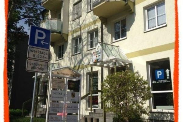 2-Zimmer-Dachgeschosswohnung mit EINBAUKÜCHE in Zwickau-Zentrum zu vermieten!