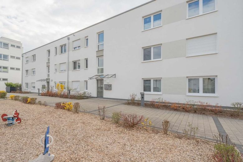 Kapitalanlage! Komfortable 2,5-Zimmer-Wohnung mit Balkon und TG-Stellplatz – Zugang Gebäude