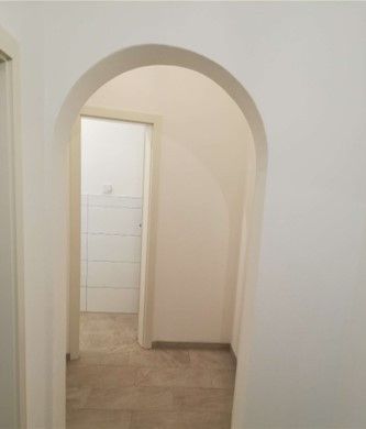 Exklusive 2-Zimmer-EG-Wohnung mit Inselküche – Gang