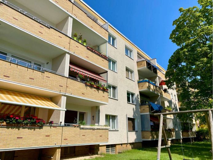 Arrivare e godersi la vita: elegante appartamento di 2 locali con balcone – Außenansicht II