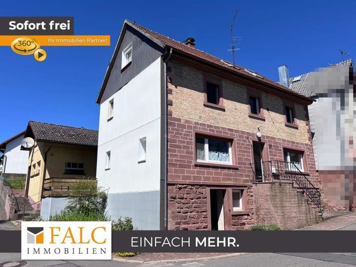 Schönes Einfamilienhaus mit Nebengebäude – Foto 1