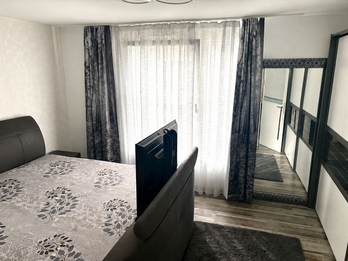 Reihenmittelhaus zu verkaufen – Schlafzimmer 1/ Arbeitszimmer