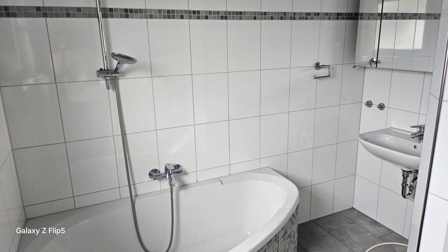 Bright 3-room ground floor apartment for rent – Foto 5