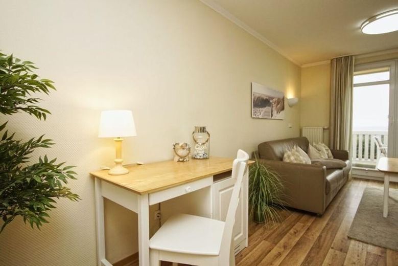 Beim Frühstückskaffee schon den Meerblick genießen – 3-Zimmer-Wohnung in allerbester Lage – Der Schreibplatz