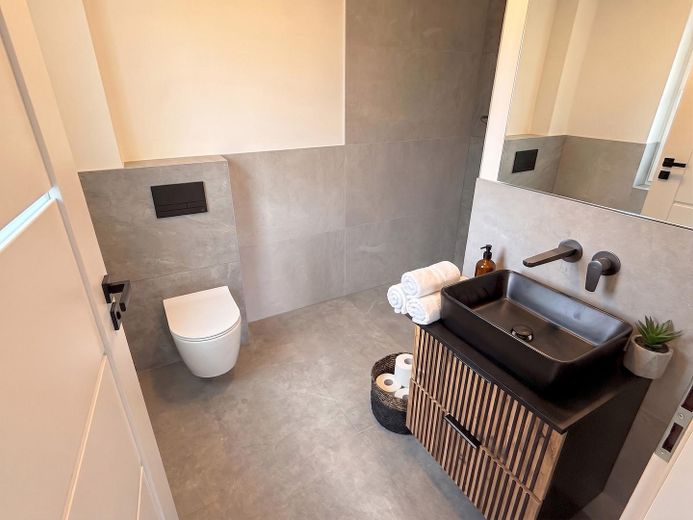 WC mit Dusche EG