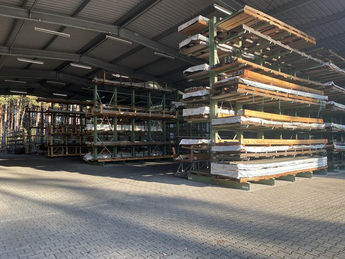 überdachte Lagerfläche C