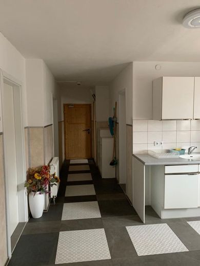 Top renoviertes Gästehaus mit 10,1 % Rendite - sofort durchstarten! – Eingangsbereich in die Wohneinheit