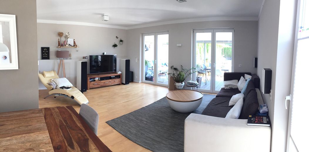 Emménager plutôt que rénover – maison jumelée de haute qualité avec jardin – Wohnzimmer
