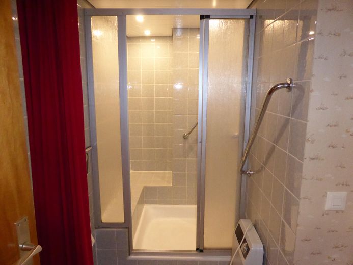 Dusche in der Waschküche