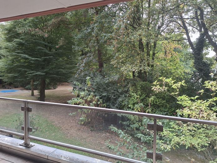 Sonniges Wohnglück mit Parkett, Balkon & frisch saniertem Wannenbad in Essen-Haarzopf – Balkonausblick