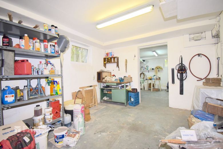 Großes Grundstück mit Handwerkerhaus – Werkstatt-Keller